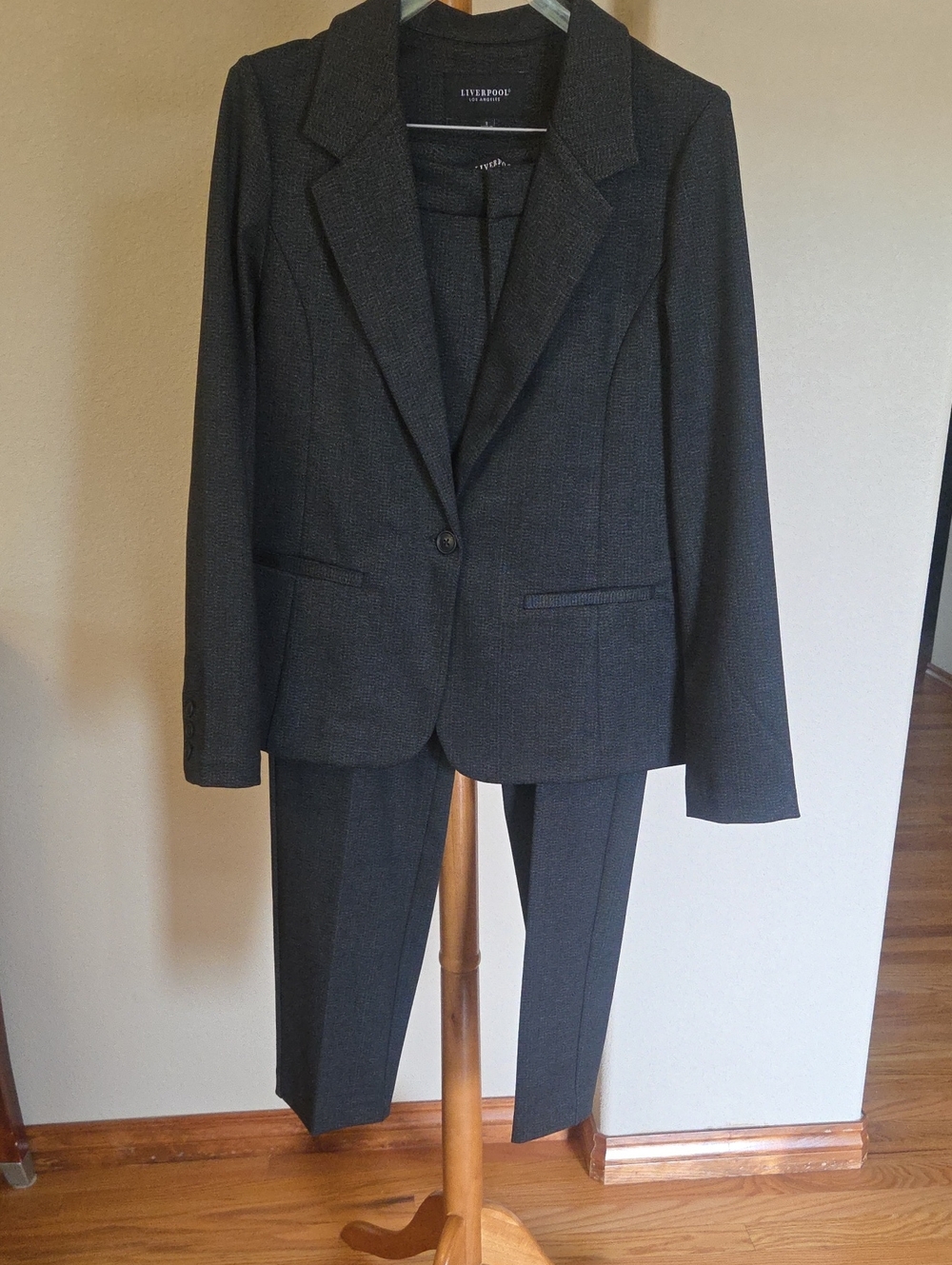 NWOT Liverpool Women's Suit, Small/Size 4